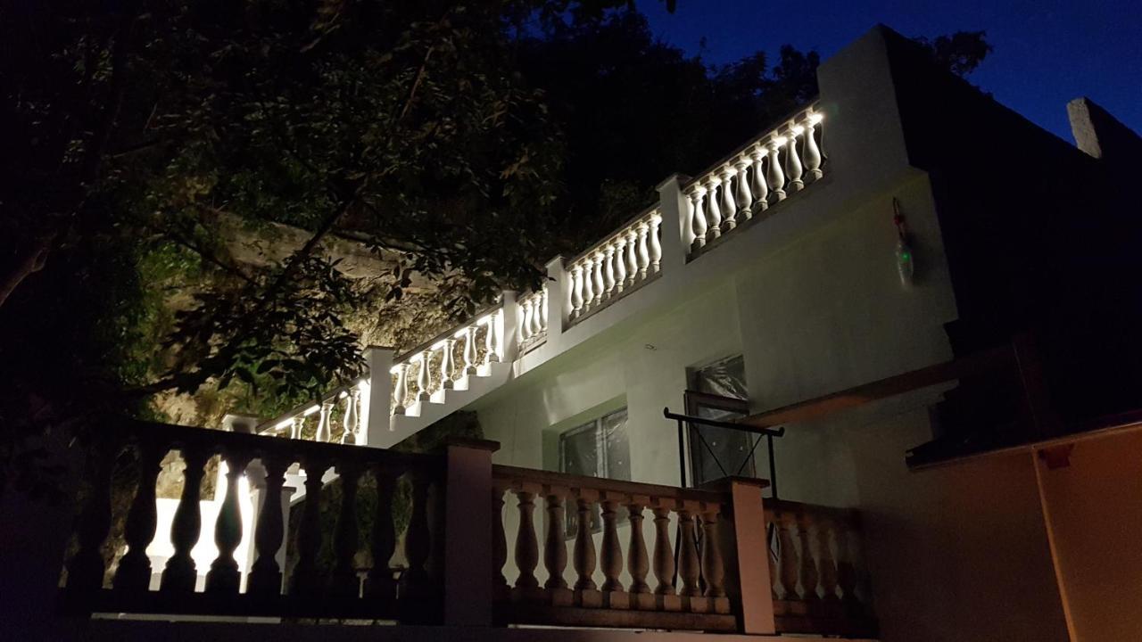 אפרטהוטל Veszprém Sziklavendeghaz מראה חיצוני תמונה