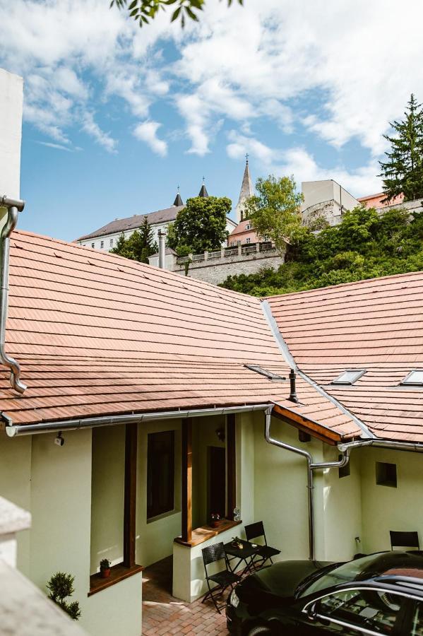 אפרטהוטל Veszprém Sziklavendeghaz מראה חיצוני תמונה